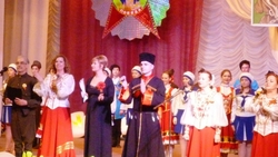 В Новоалександровском районе поздравили работников культуры